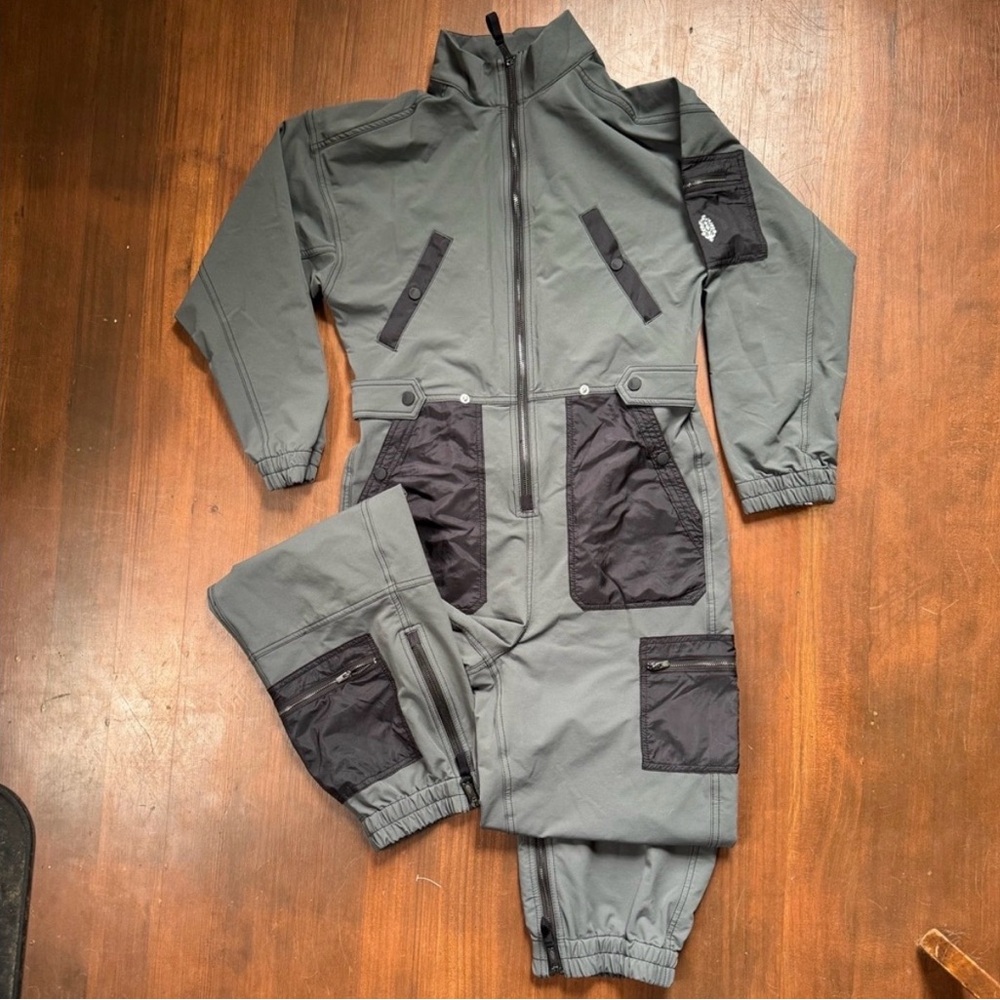 Mountain Blazin' coverall - BNWT - Picture 3 of 11
